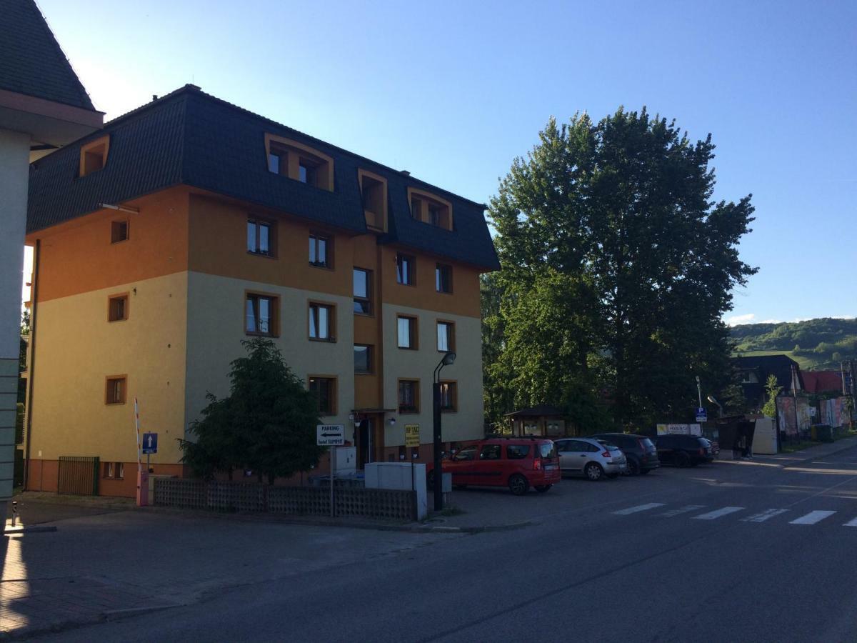 Beska Appartement Bešeňová Buitenkant foto