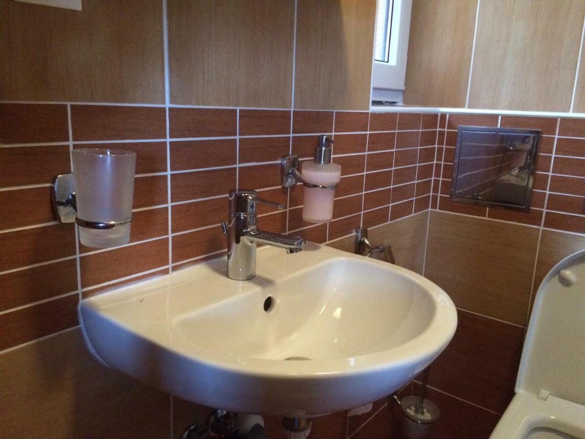 Beska Appartement Bešeňová Buitenkant foto